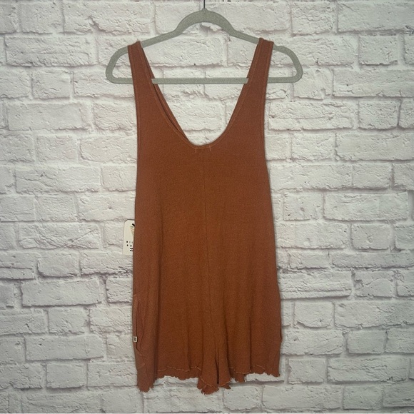 Billabong Women's Fade Away Romper NWT - Picture 8 of 16